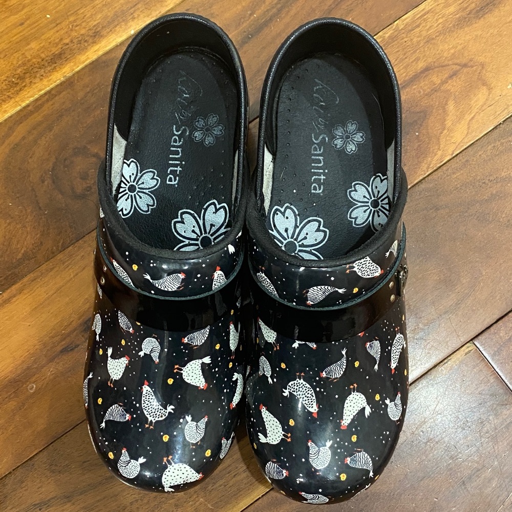 Sanita Clogs with Chicken Pattern